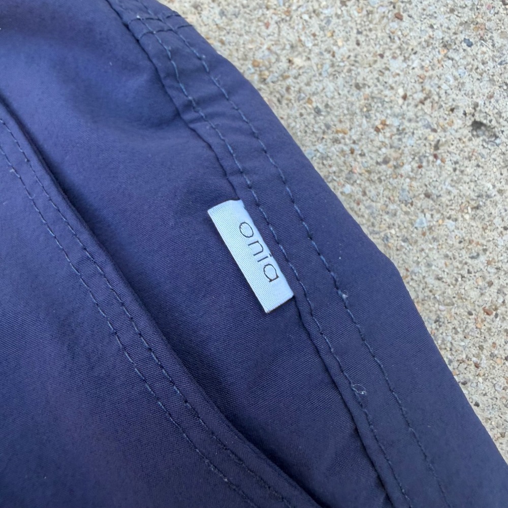 Onia Hybrid Shorts Mens 32 Navy Blue Stretch Tech Casual Lightweight Summer - Picture 3 of 9